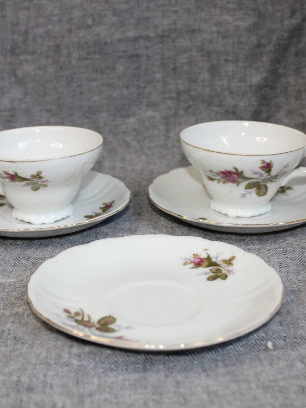 Vtg MCM Set of (2) Footed Teacups & (3) Saucers Japanese Moss Rose w/ Gold Rims
